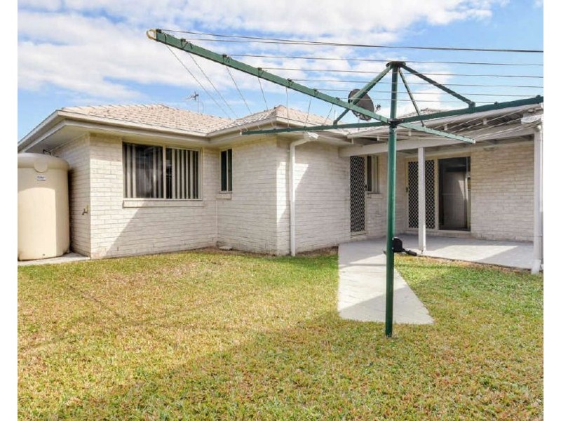 8 Leeside Street, Little Mountain QLD 4551