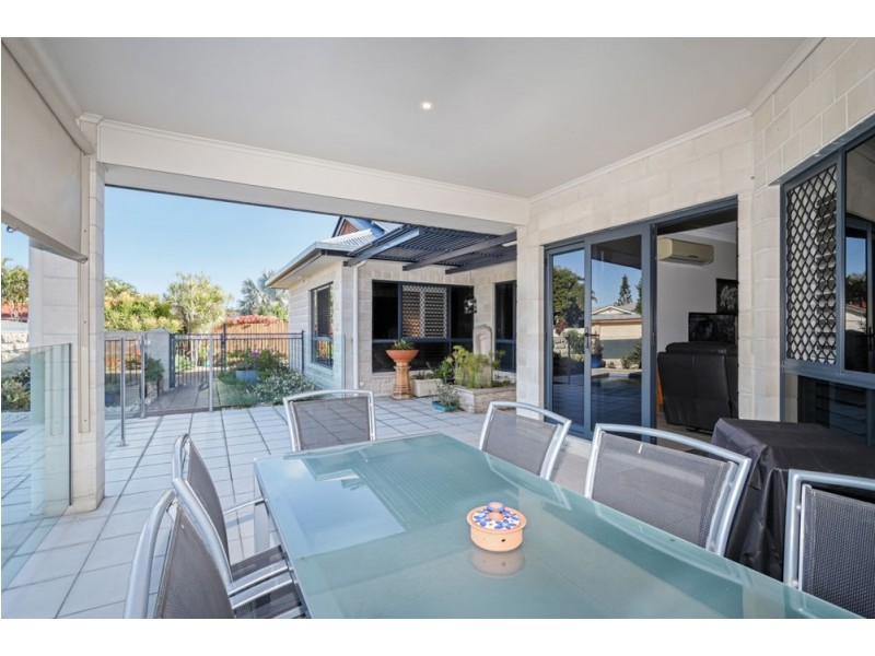 1 Bancroft Street, Pelican Waters QLD 4551