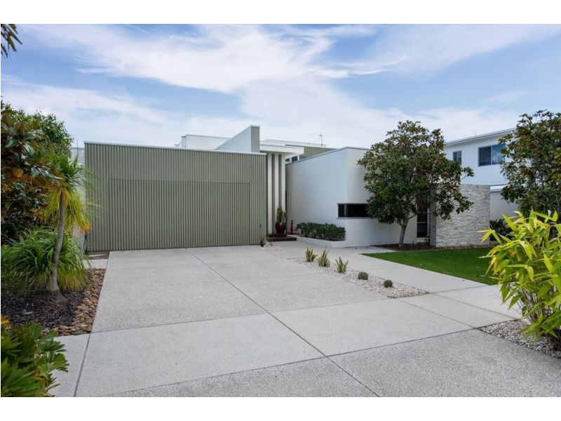 12 Columba Place, Pelican Waters QLD 4551