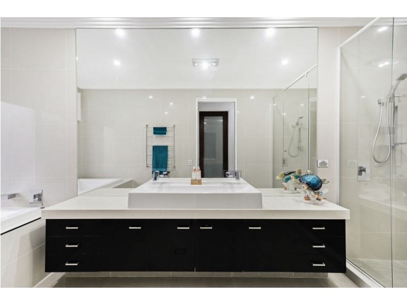 77 Bellanboe Circuit, Pelican Waters QLD 4551