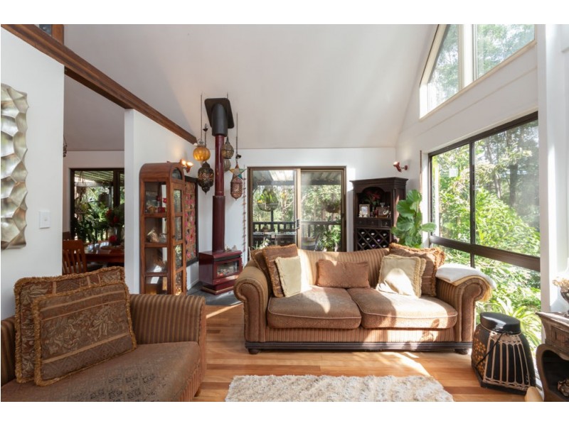 98 Towen Mount Road, Towen Mountain QLD 4560