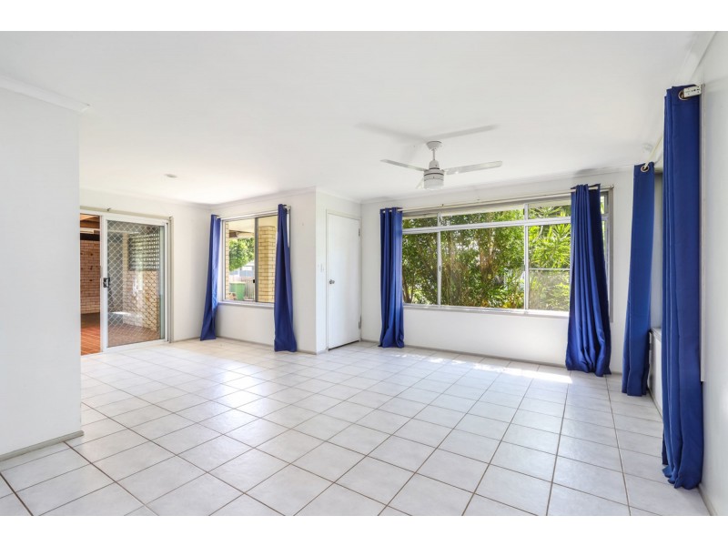 28 Benalla Street, Warana QLD 4575