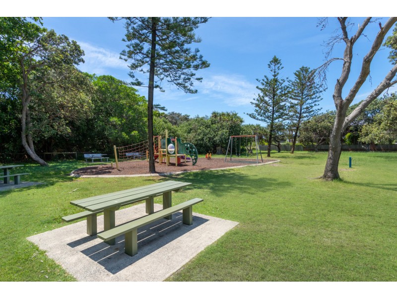 28 Benalla Street, Warana QLD 4575