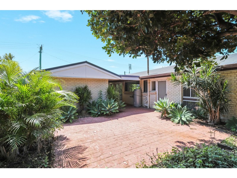 28 Benalla Street, Warana QLD 4575