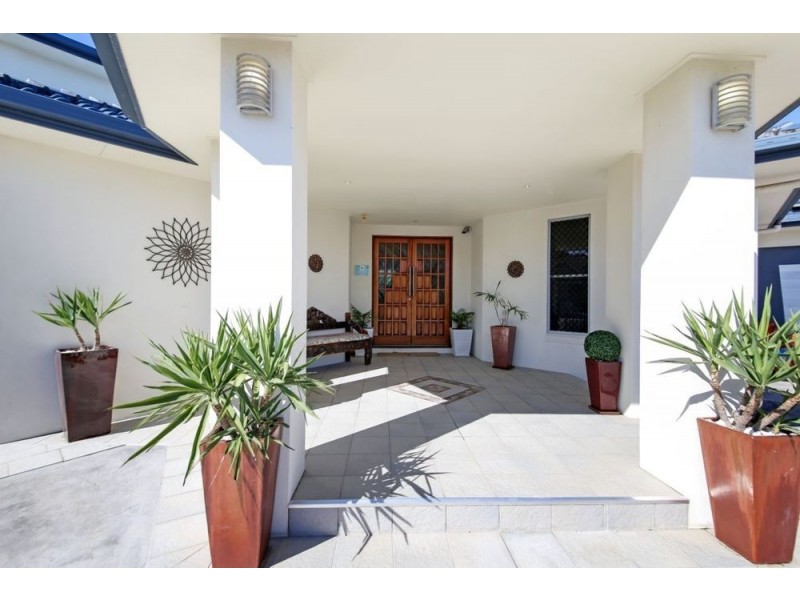 50 Kalowendha Avenue, Pelican Waters QLD 4551