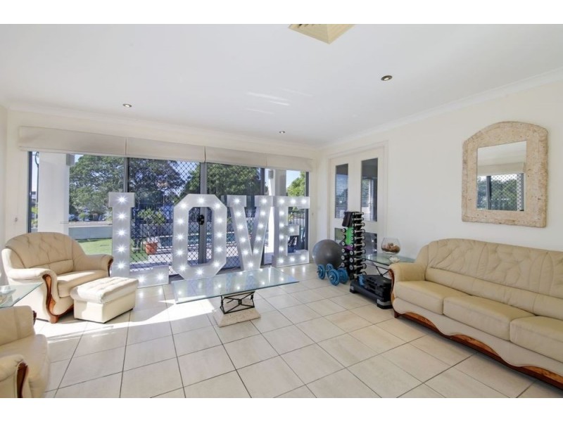 50 Kalowendha Avenue, Pelican Waters QLD 4551