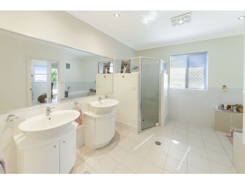 50 Kalowendha Avenue, Pelican Waters QLD 4551