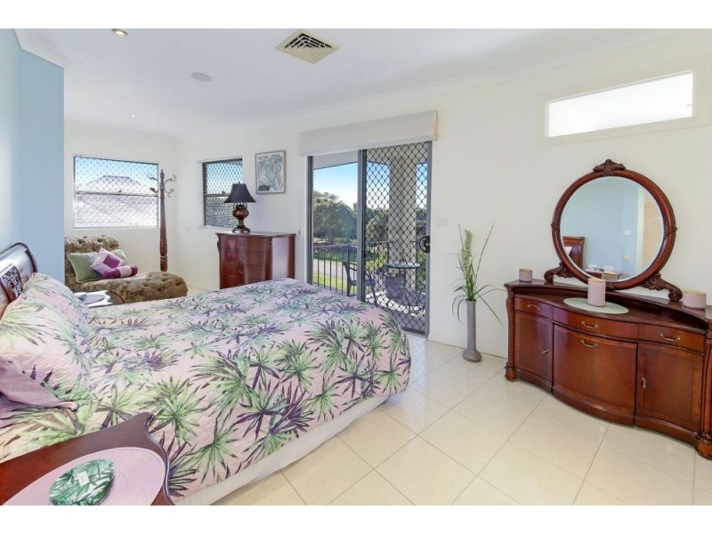 50 Kalowendha Avenue, Pelican Waters QLD 4551