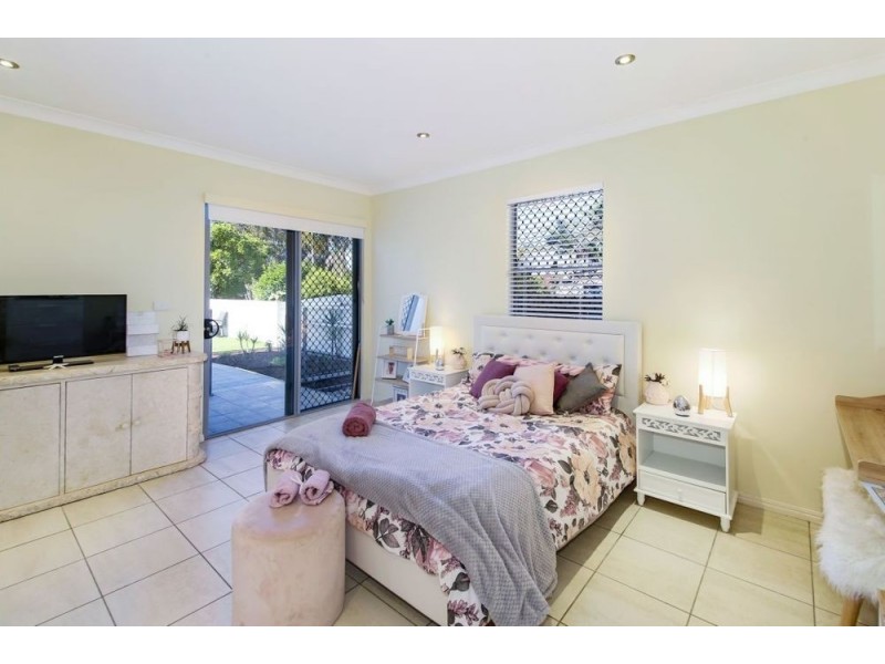 50 Kalowendha Avenue, Pelican Waters QLD 4551