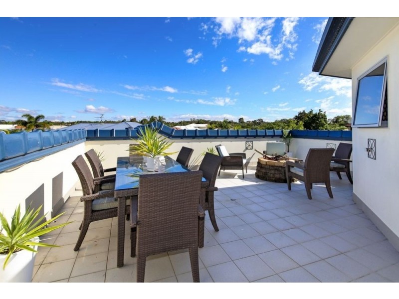 50 Kalowendha Avenue, Pelican Waters QLD 4551