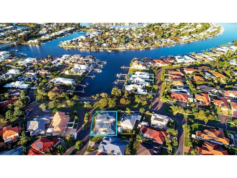 50 Kalowendha Avenue, Pelican Waters QLD 4551