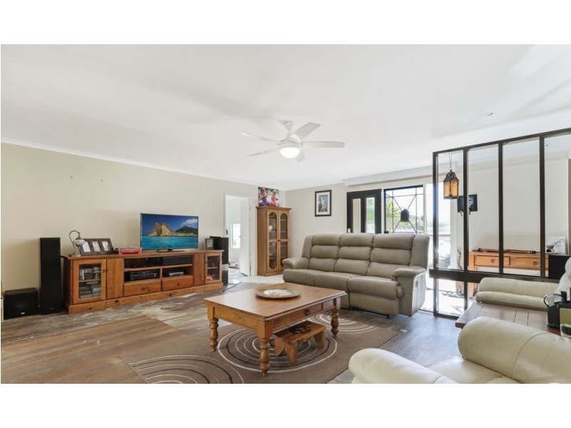 8 Gemson Crescent, Moffat Beach QLD 4551