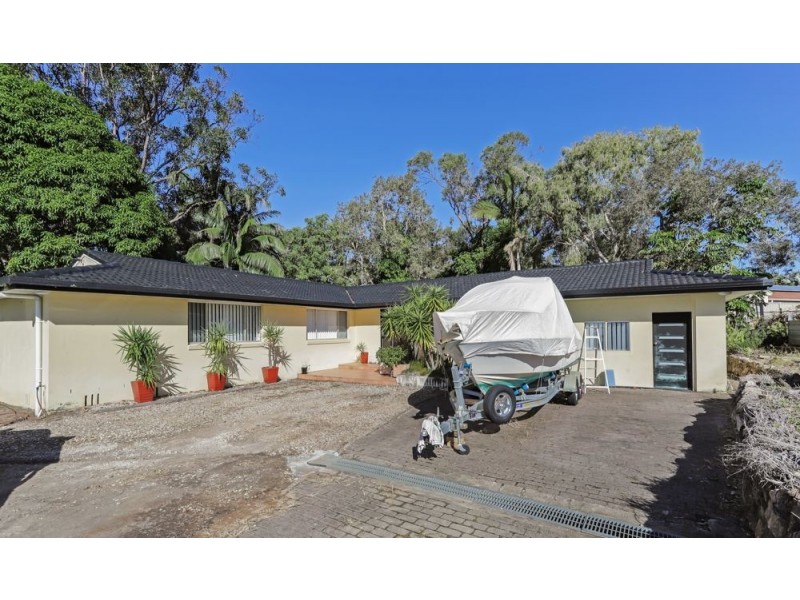 8 Gemson Crescent, Moffat Beach QLD 4551