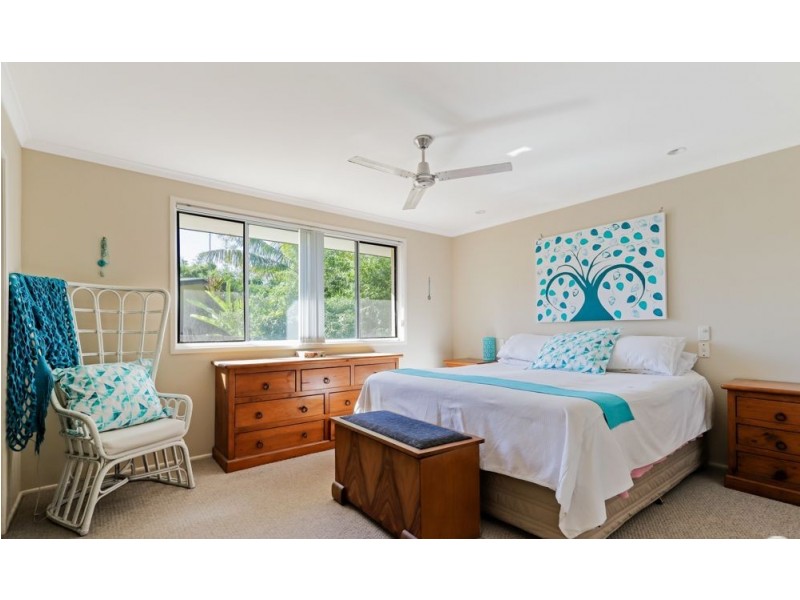 8 Gemson Crescent, Moffat Beach QLD 4551