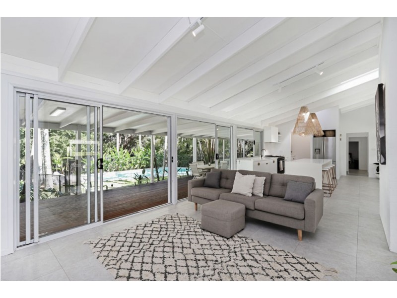 8 Thrushs Road, Dulong QLD 4560