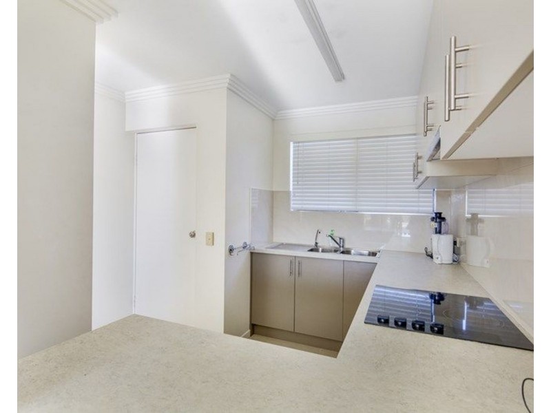 4/26-28 Akeringa Place, Mooloolaba QLD 4557