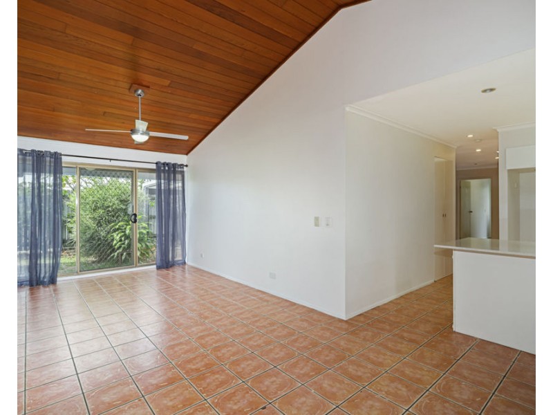 6 Wiluna Street, Warana QLD 4575