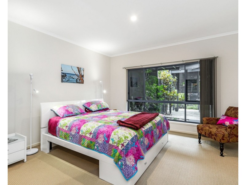 4 Majorca Place, Kawana Island QLD 4575