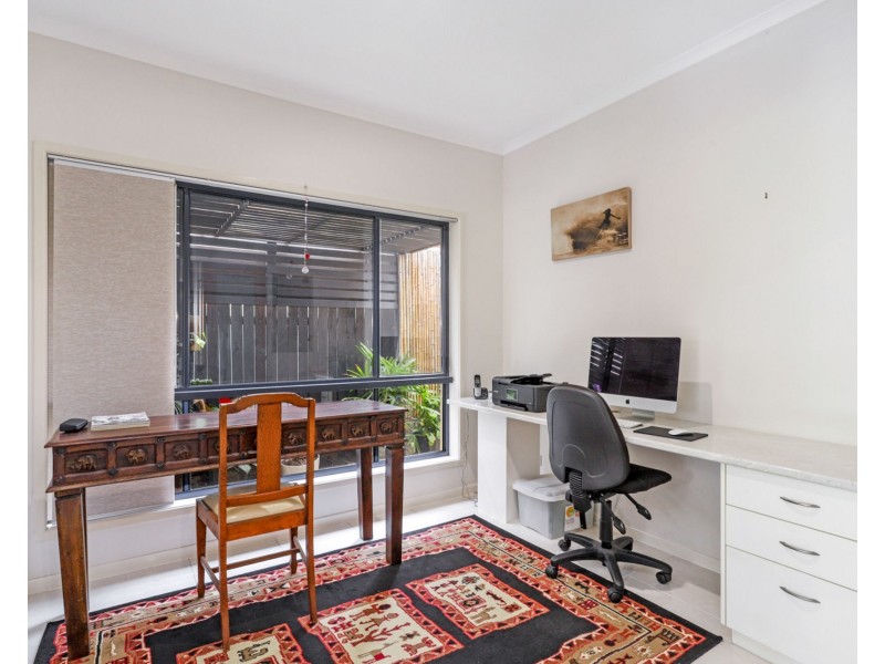 4 Majorca Place, Kawana Island QLD 4575