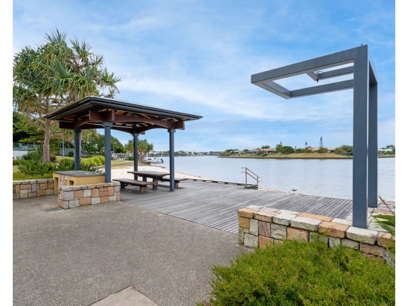 4 Majorca Place, Kawana Island QLD 4575