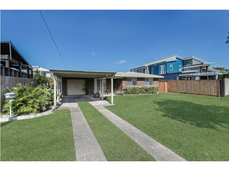 4 Palkana Drive, Warana QLD 4575