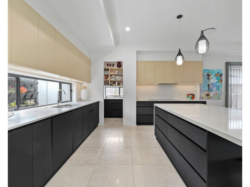 37 Waderbird Crescent, Pelican Waters QLD 4551