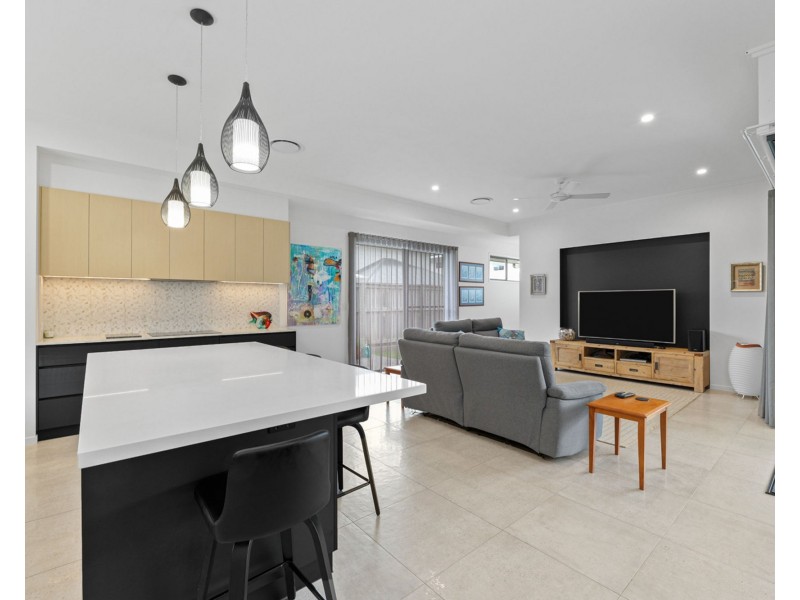 37 Waderbird Crescent, Pelican Waters QLD 4551