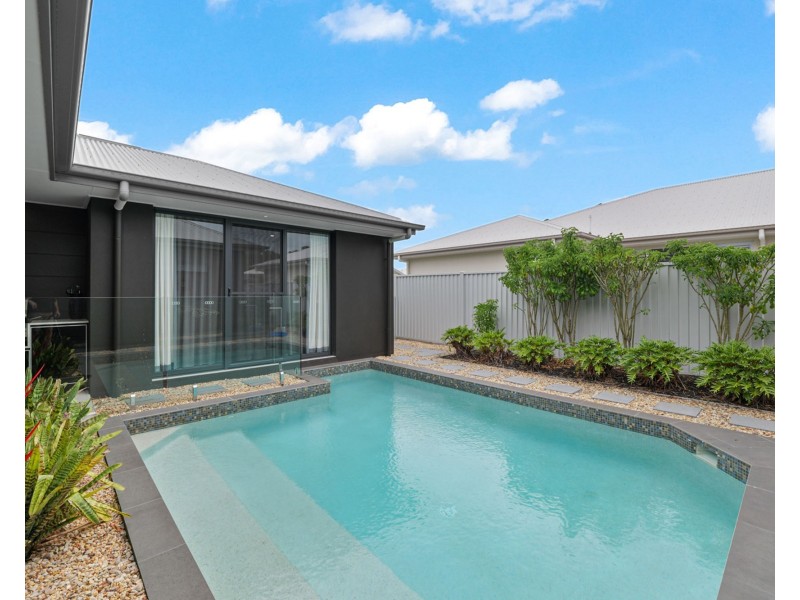 37 Waderbird Crescent, Pelican Waters QLD 4551