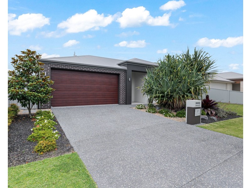37 Waderbird Crescent, Pelican Waters QLD 4551