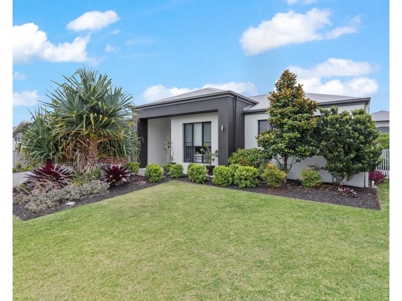37 Waderbird Crescent, Pelican Waters QLD 4551