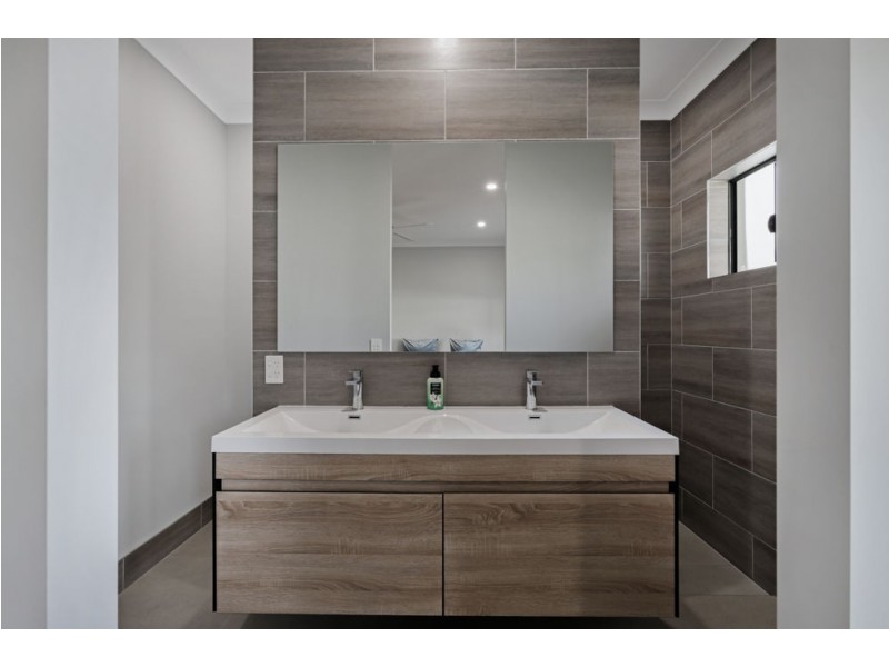 5 Warrego Drive, Pelican Waters QLD 4551