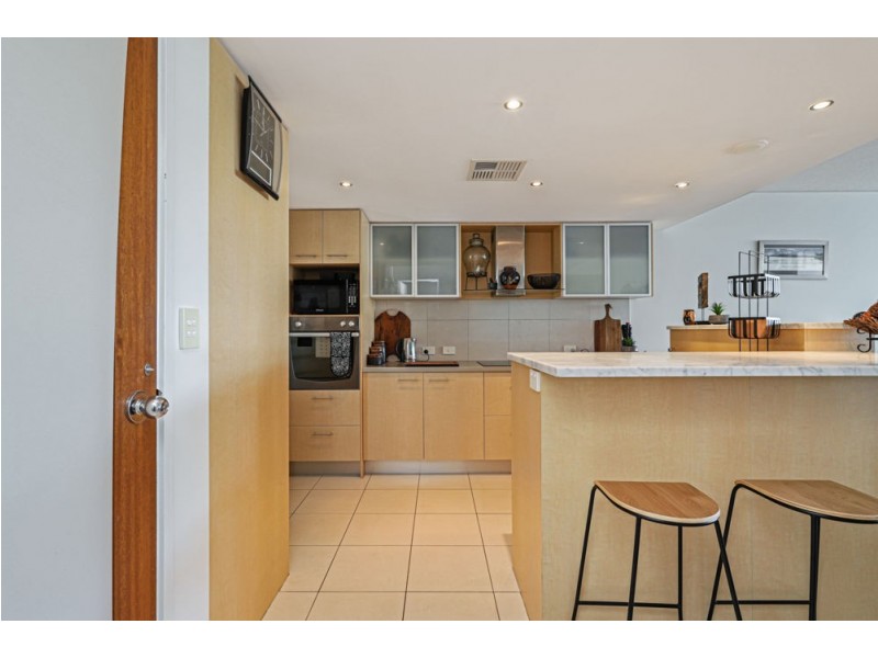 20/51 Grand Parade, Kawana Island QLD 4575