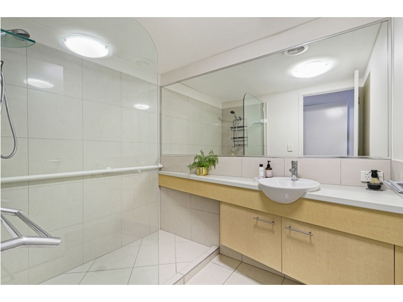 20/51 Grand Parade, Kawana Island QLD 4575