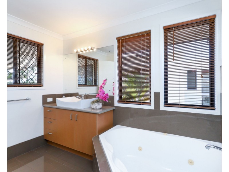 23 Godwin Place, Pelican Waters QLD 4551