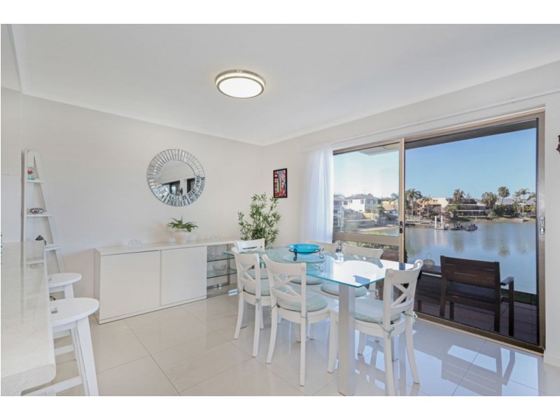 2/5-7 Barooga Crescent, Mooloolaba QLD 4557