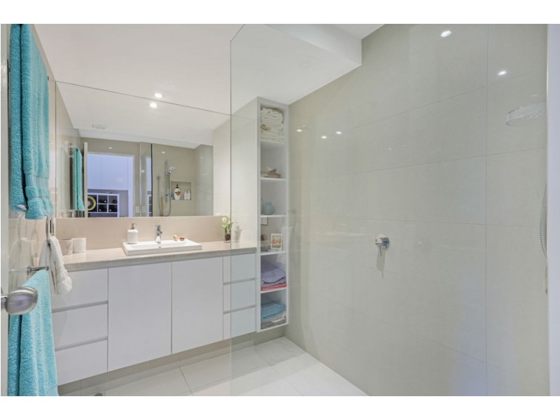 2/5-7 Barooga Crescent, Mooloolaba QLD 4557