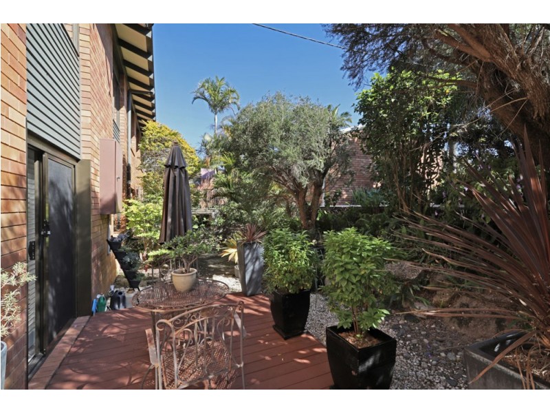 2/5-7 Barooga Crescent, Mooloolaba QLD 4557