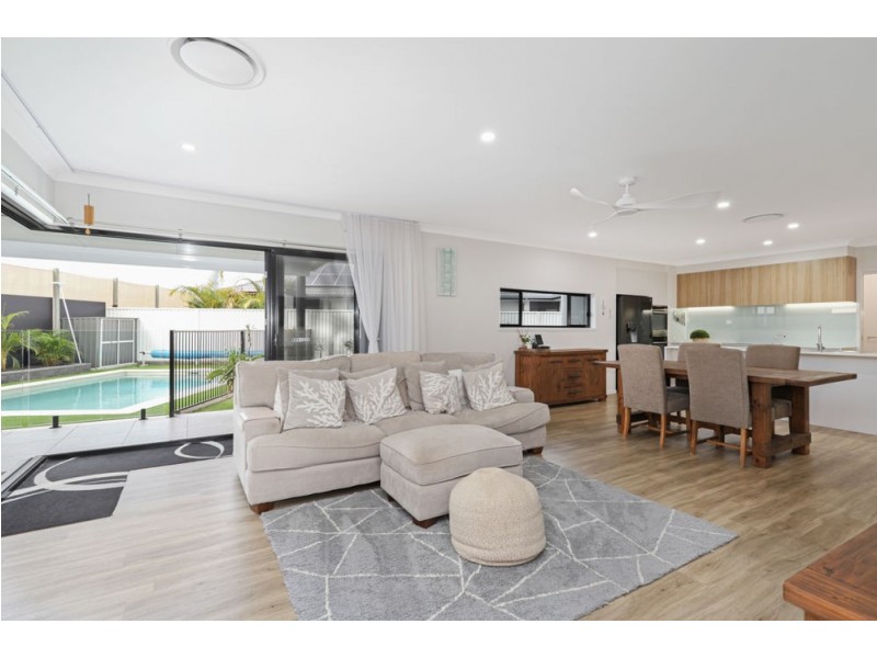 31 Waderbird Crescent, Pelican Waters QLD 4551