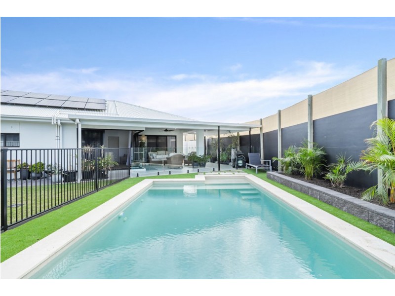 31 Waderbird Crescent, Pelican Waters QLD 4551