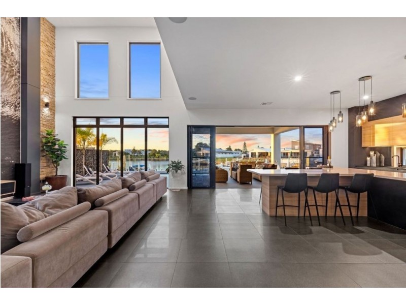 60 Marina View Drive, Pelican Waters QLD 4551