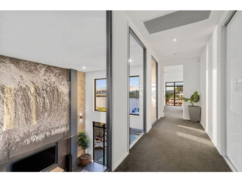 60 Marina View Drive, Pelican Waters QLD 4551