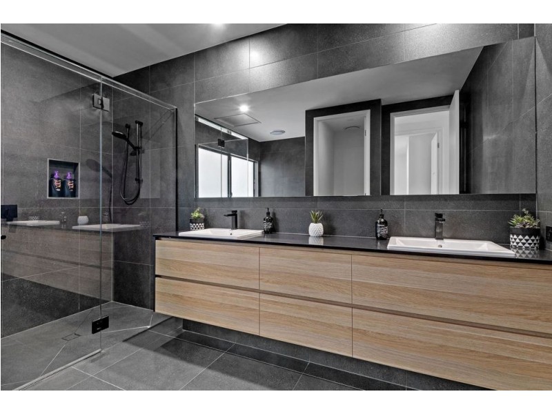 60 Marina View Drive, Pelican Waters QLD 4551