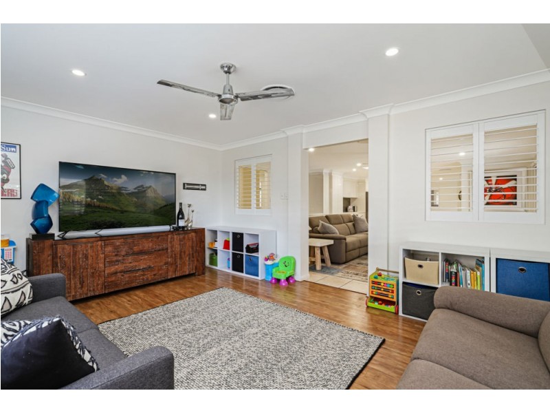8 Whitewood Court, Mountain Creek QLD 4557