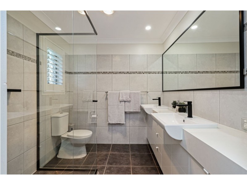 8 Whitewood Court, Mountain Creek QLD 4557