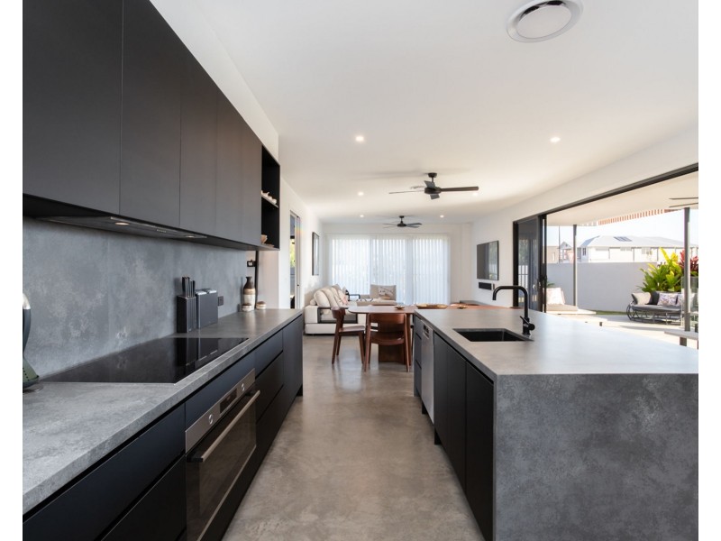 77 Marina View Drive, Pelican Waters QLD 4551