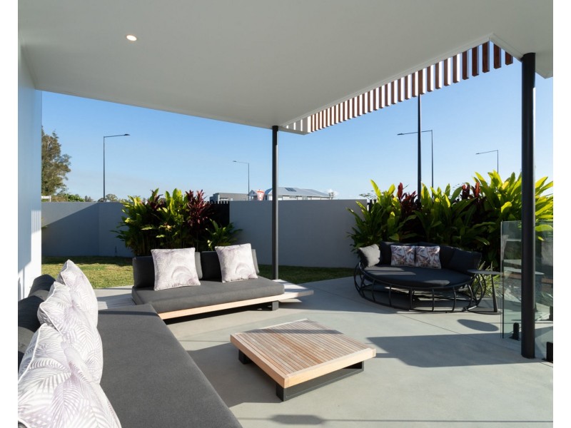 77 Marina View Drive, Pelican Waters QLD 4551