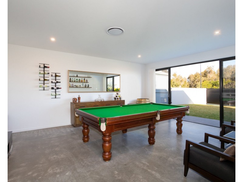 77 Marina View Drive, Pelican Waters QLD 4551