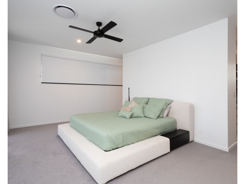 77 Marina View Drive, Pelican Waters QLD 4551