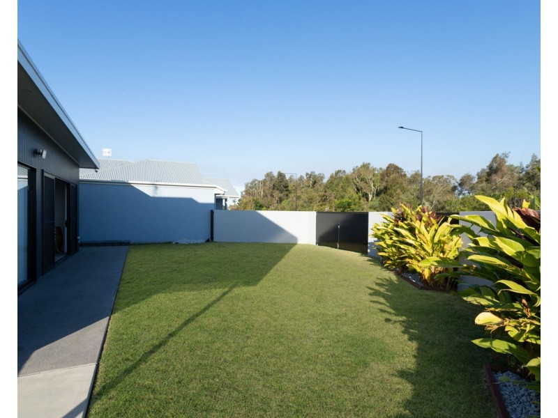 77 Marina View Drive, Pelican Waters QLD 4551