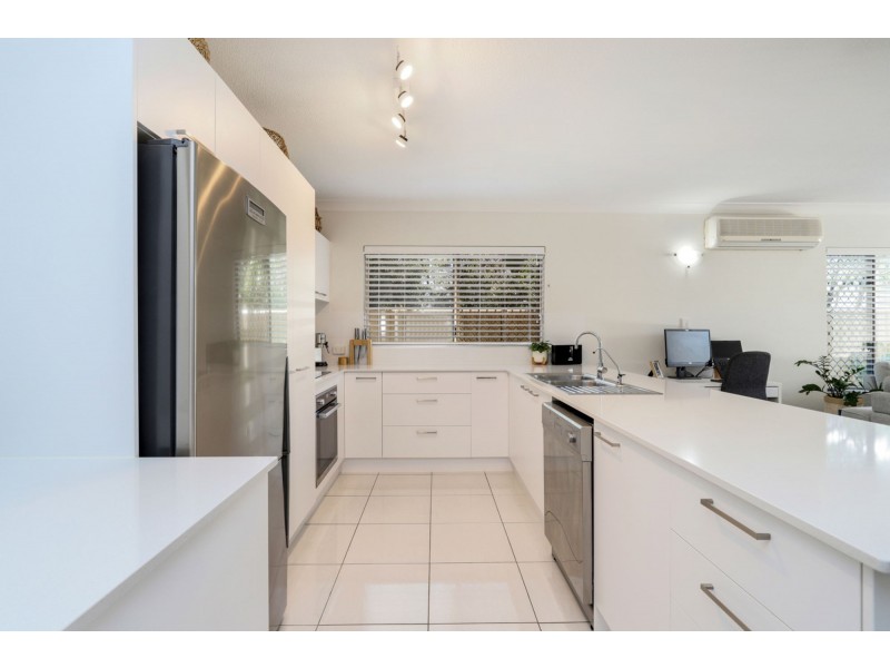 123 Duporth Avenue, Maroochydore QLD 4558